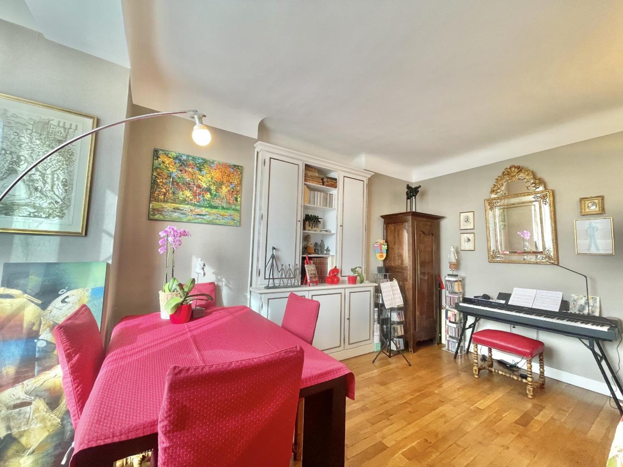 The Artist Apartment, By Welcome To Cannes